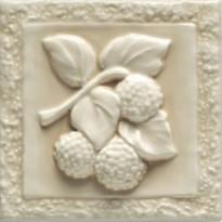 Плитка Ceramiche Grazia Essenze Blackberry Magnolia Craquele 13x13 см, поверхность глянец, рельефная