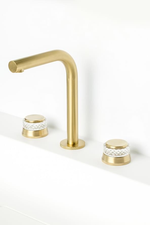 Плитка Boheme Aura Смеситель AURA для раковины на 3 отверстия золото брашированное  поверхность брашированная