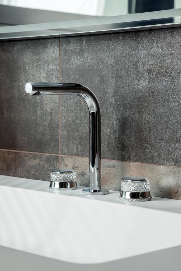 Плитка Boheme Aura Смеситель AURA для раковины на 3 отверстия хром  поверхность глянец