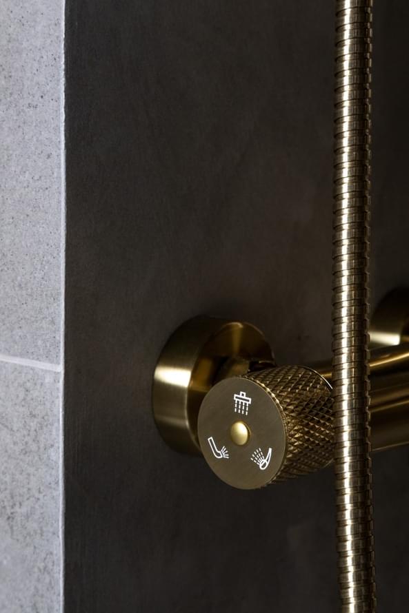 Плитка Boheme Uno Душевая система UNO со смесителем золото  поверхность глянец