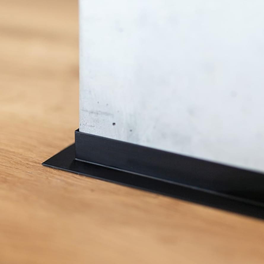 алюминий фабрики Decaro Engineering коллекция Микроплинтус