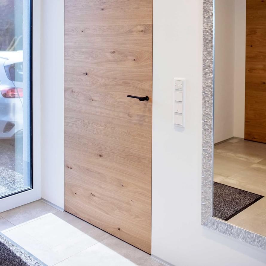 алюминий фабрики Decaro Engineering коллекция Микроплинтус