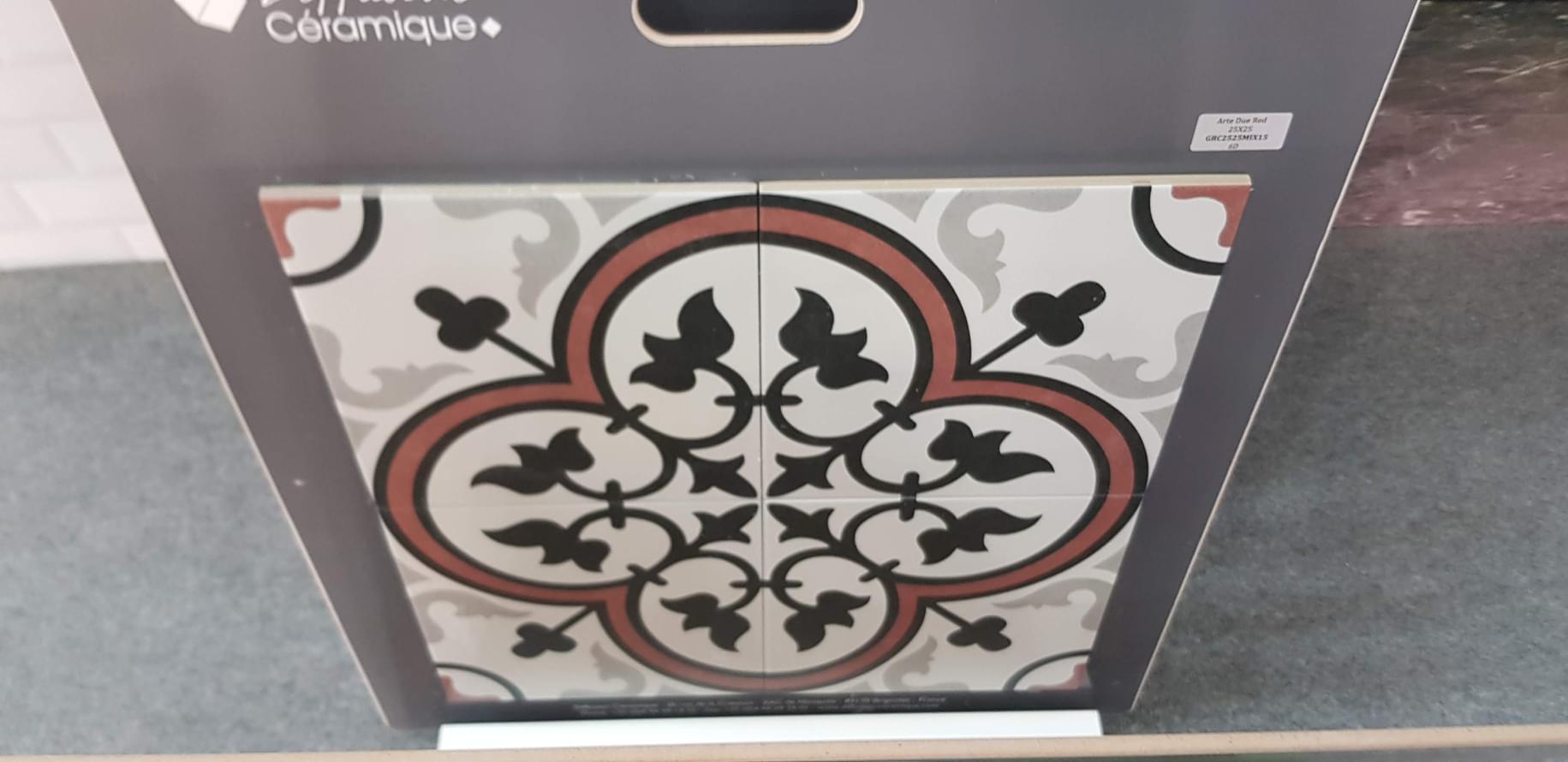 керамогранит фабрики Diffusion коллекция Porcelain Decors