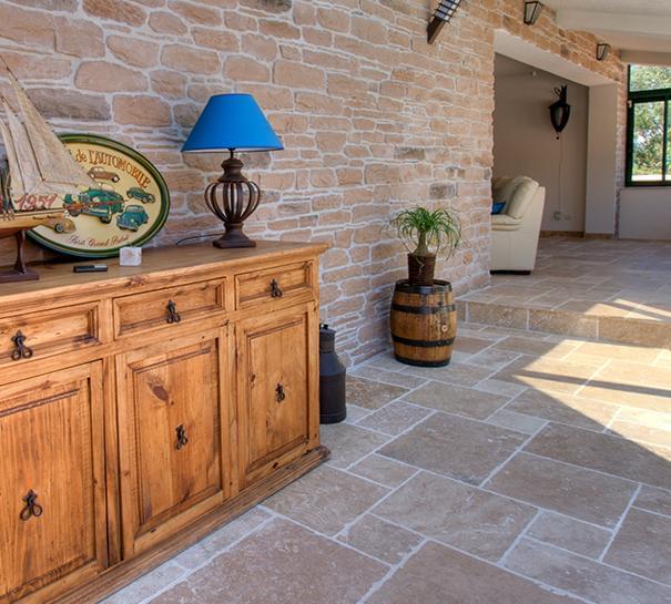 камень фабрики Diffusion коллекция Travertin Carreaux