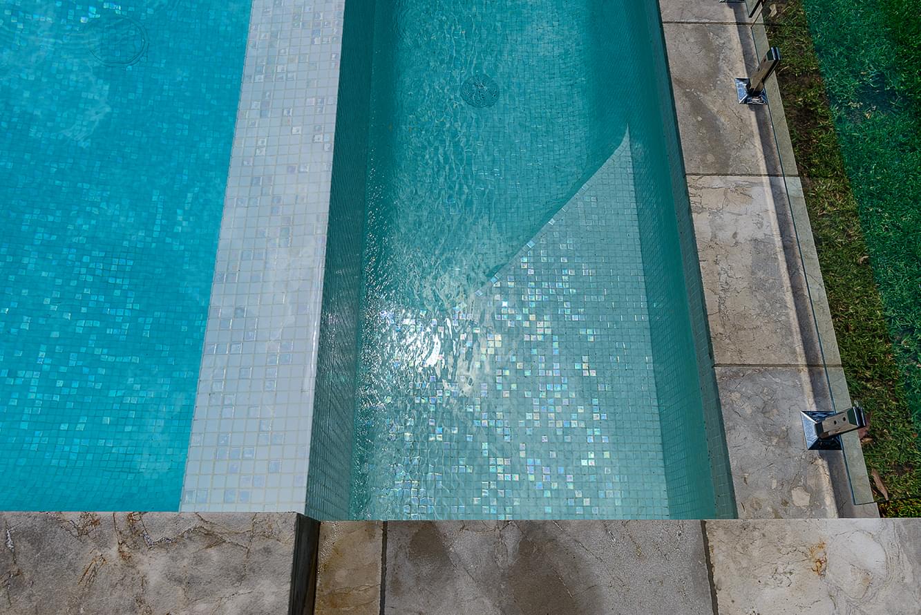 стекло фабрики Ezarri коллекция Iris