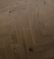 Паркетная доска Greenline Оптимум 906 Дуб Энергия Рустик Англ 10x62 см, поверхность матовый лак