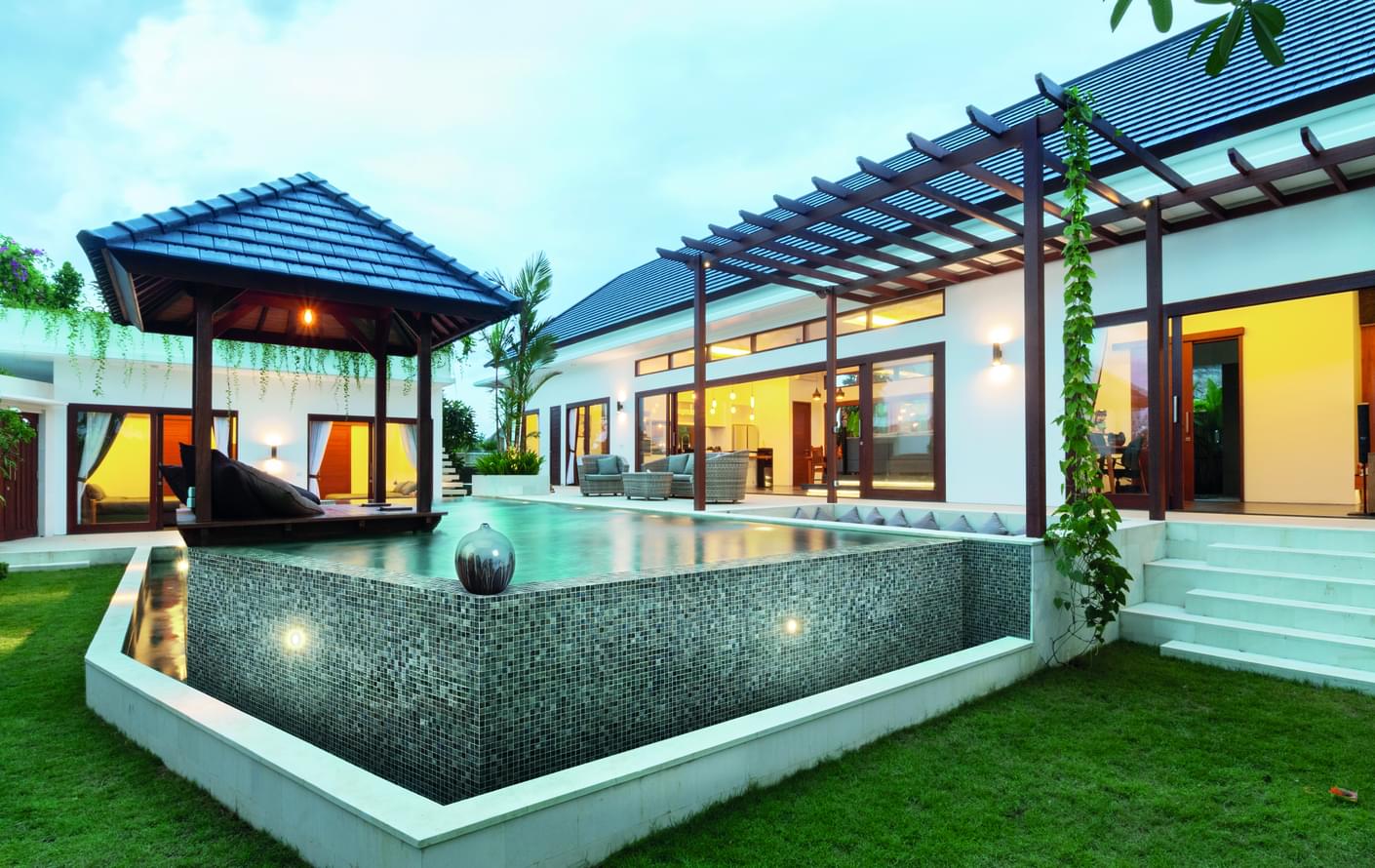 стекло фабрики Onix Mosaico коллекция Vanguard Pool